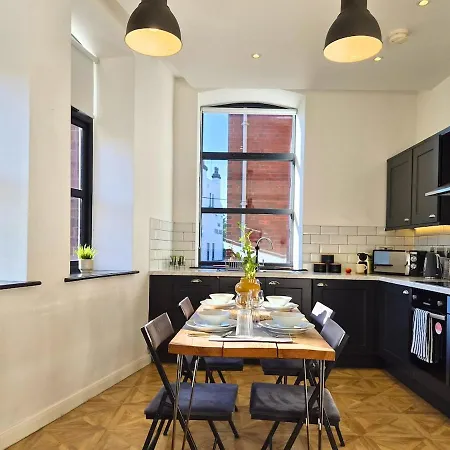 Apartment Chic Industrial Loft-style Apartment,