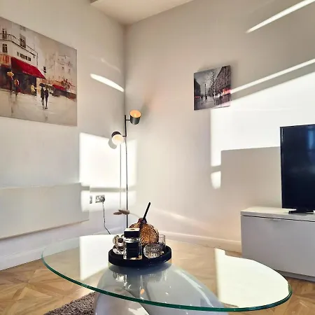 Chic Industrial Loft-style Apartment, Apartment
