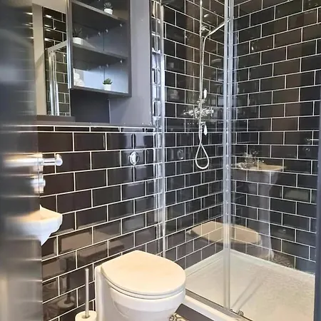 Apartment Chic Industrial Loft-style Apartment, Leeds (West Yorkshire)